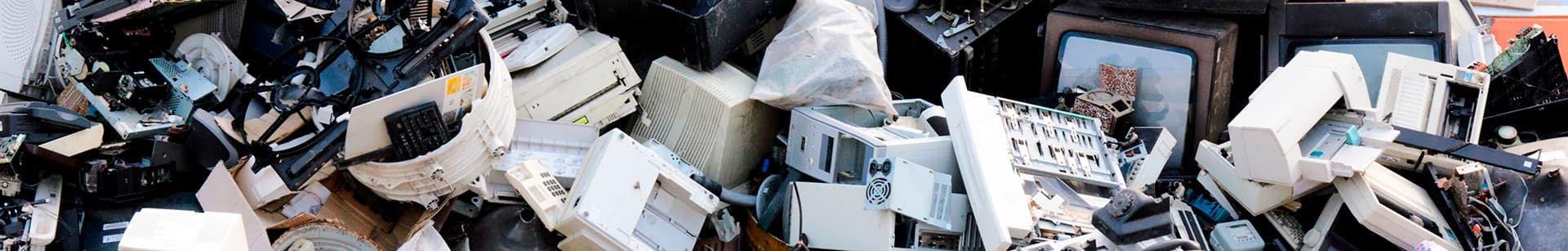 Botadero informal de residuos electrónicos en Perú
